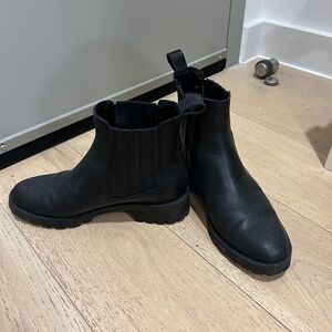 Dolce vita leather waterproof Chelsea boot